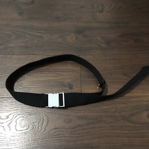 NWOT Brandy Melville Buckle Belt
